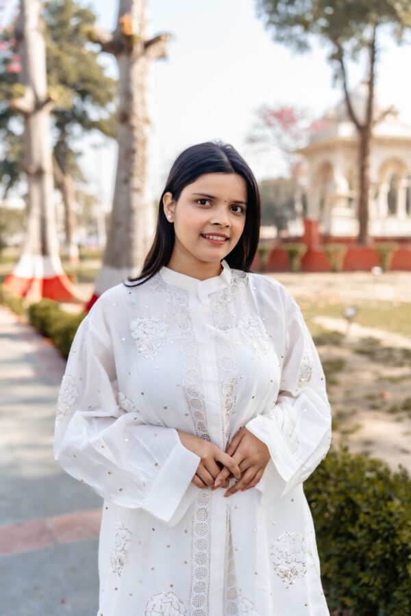 Chanderi Co Ord Set With Dazzling Mukaish And Pearls - Image 3