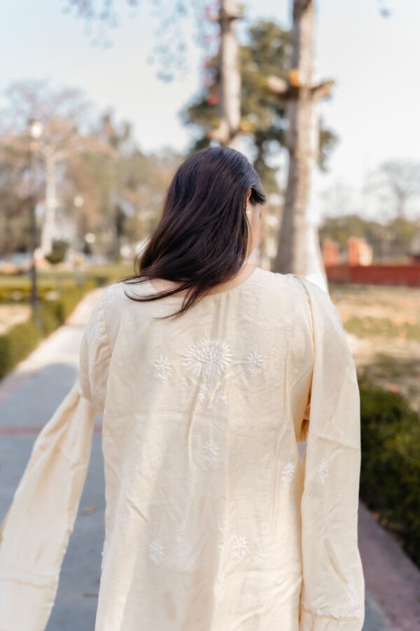 Pure Munga Silk Kurta And Dupatta Set With Fine Lucknowi Chikankari And Cutdana Embellishment - Image 4