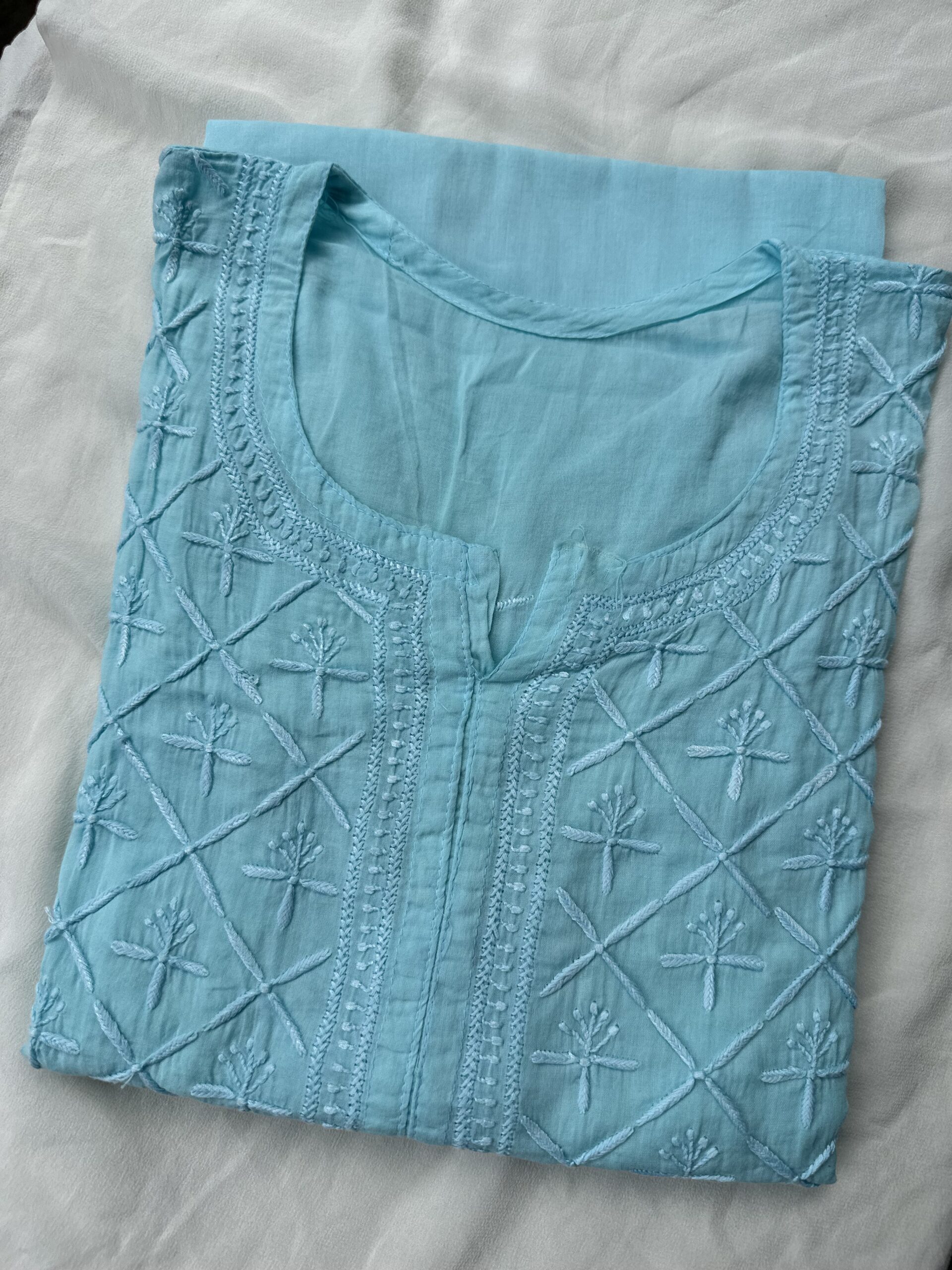 Gulnoor Mul  Cotton Chikankari Kurti With Fine Lucknowi Chikankari (Copy)