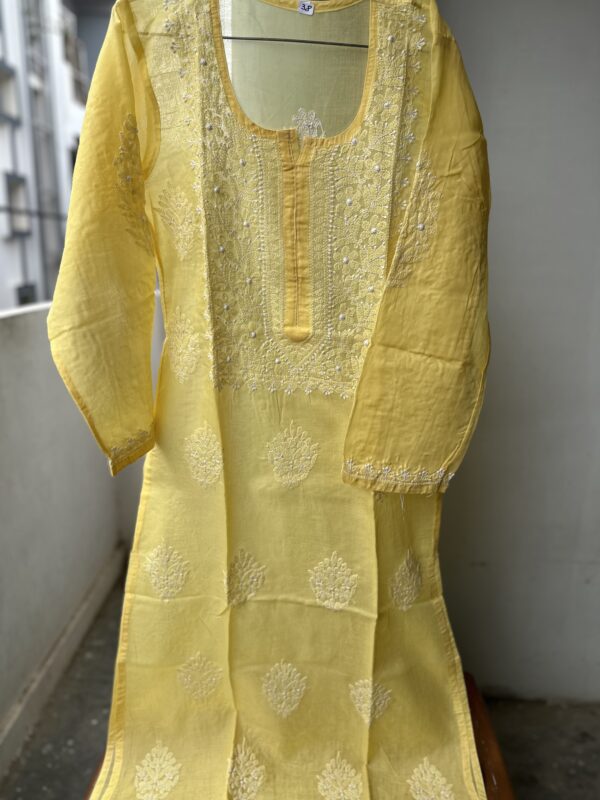 NAZAQ Cotton Chikankari Kurti With Fine Lucknowi Chikankari - Image 8