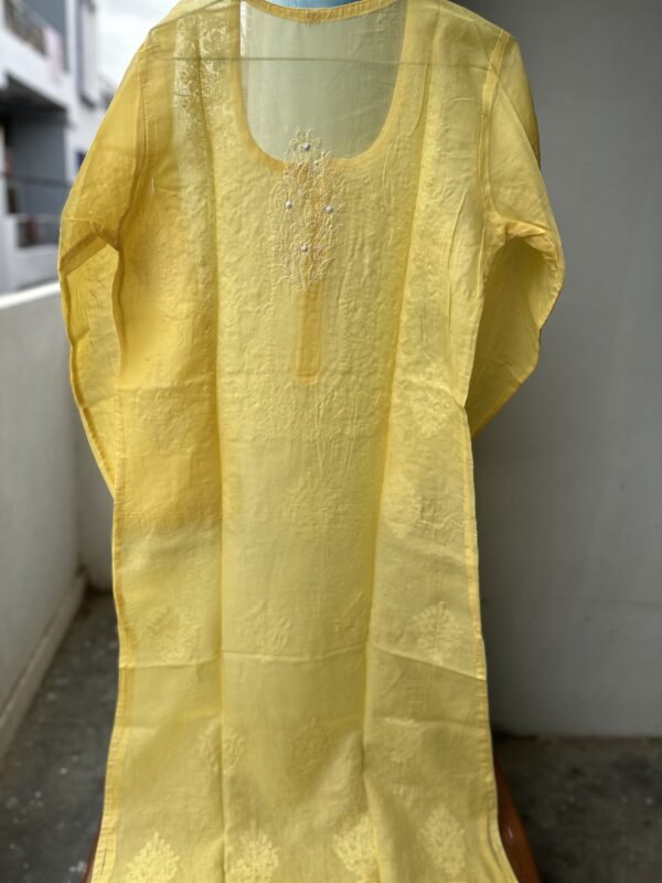 NAZAQ Cotton Chikankari Kurti With Fine Lucknowi Chikankari - Image 9