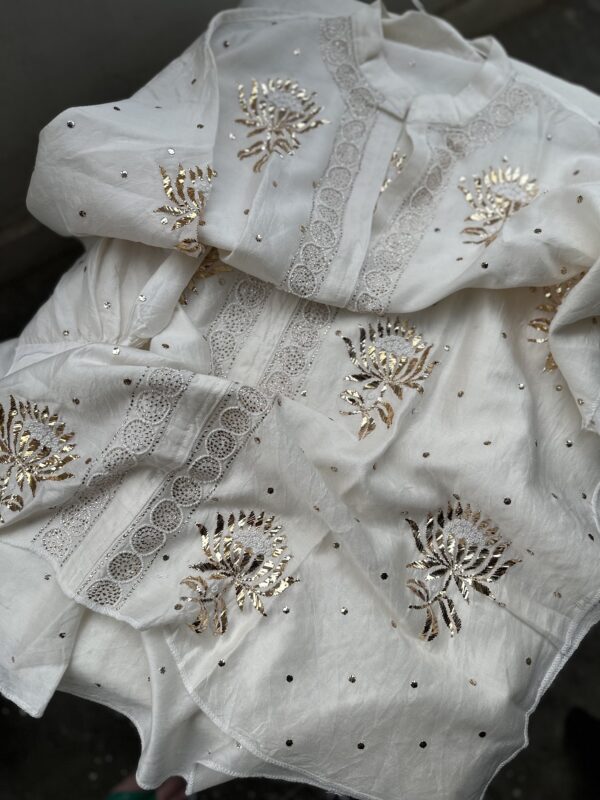Chanderi Co Ord Set With Dazzling Mukaish And Pearls - Image 6